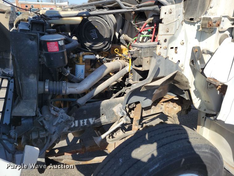 image for item DK4187 2000 Ford F650 Super Duty XLT box truck