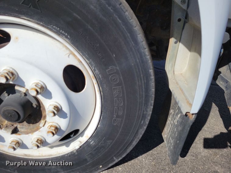 image for item DK4187 2000 Ford F650 Super Duty XLT box truck