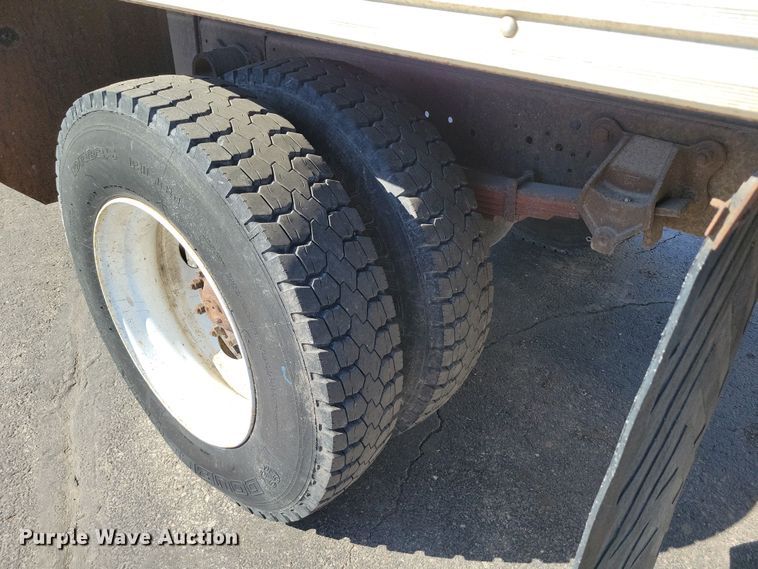 image for item DK4187 2000 Ford F650 Super Duty XLT box truck