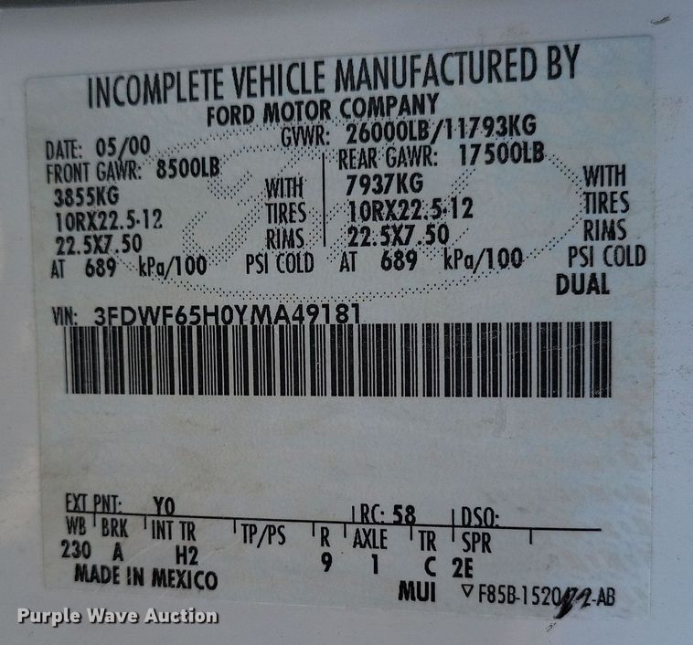 image for item DK4187 2000 Ford F650 Super Duty XLT box truck
