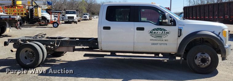 image for item DK4192 2017 Ford F550 Super Duty XL Crew Cab truck cab and chassis