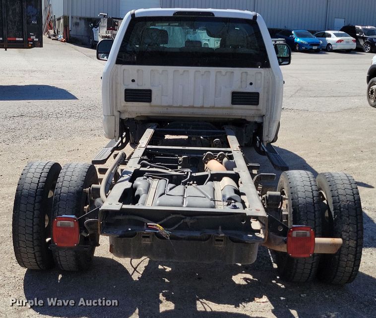 image for item DK4192 2017 Ford F550 Super Duty XL Crew Cab truck cab and chassis