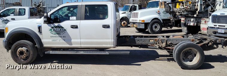 image for item DK4192 2017 Ford F550 Super Duty XL Crew Cab truck cab and chassis