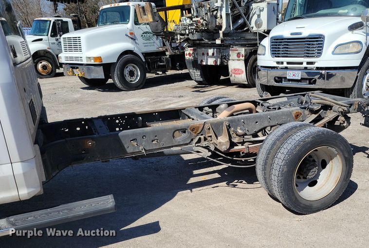 image for item DK4192 2017 Ford F550 Super Duty XL Crew Cab truck cab and chassis