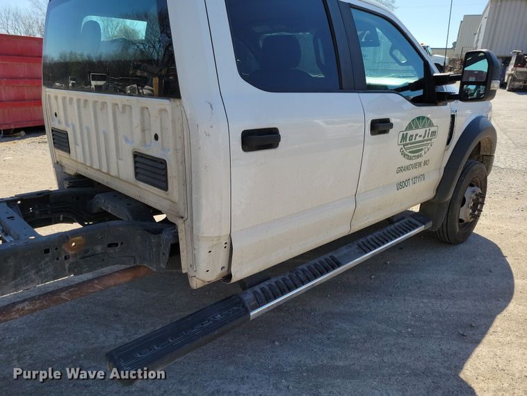 image for item DK4192 2017 Ford F550 Super Duty XL Crew Cab truck cab and chassis