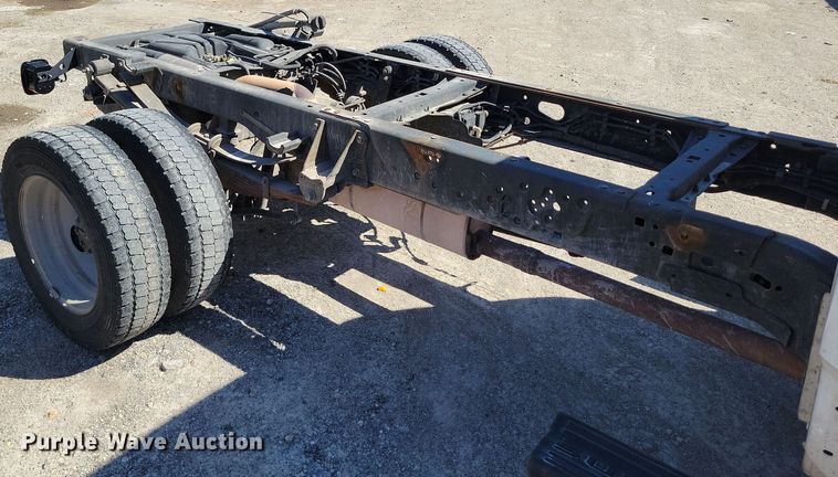 image for item DK4192 2017 Ford F550 Super Duty XL Crew Cab truck cab and chassis