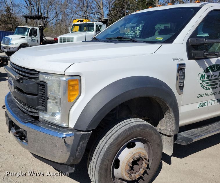 image for item DK4192 2017 Ford F550 Super Duty XL Crew Cab truck cab and chassis