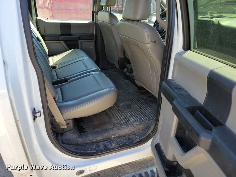 image for item DK4192 2017 Ford F550 Super Duty XL Crew Cab truck cab and chassis