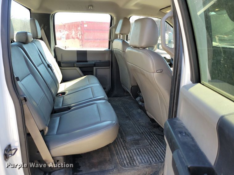 image for item DK4192 2017 Ford F550 Super Duty XL Crew Cab truck cab and chassis