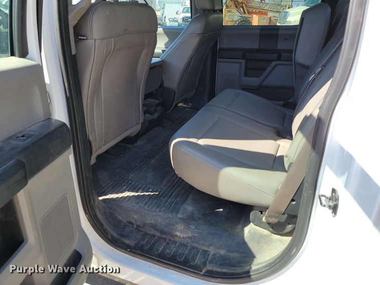 image for item DK4192 2017 Ford F550 Super Duty XL Crew Cab truck cab and chassis