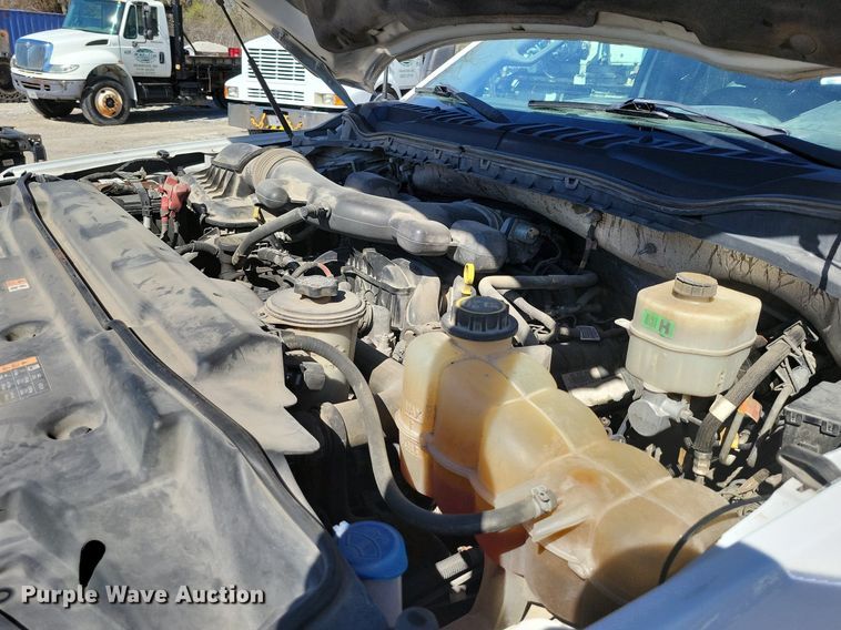 image for item DK4192 2017 Ford F550 Super Duty XL Crew Cab truck cab and chassis