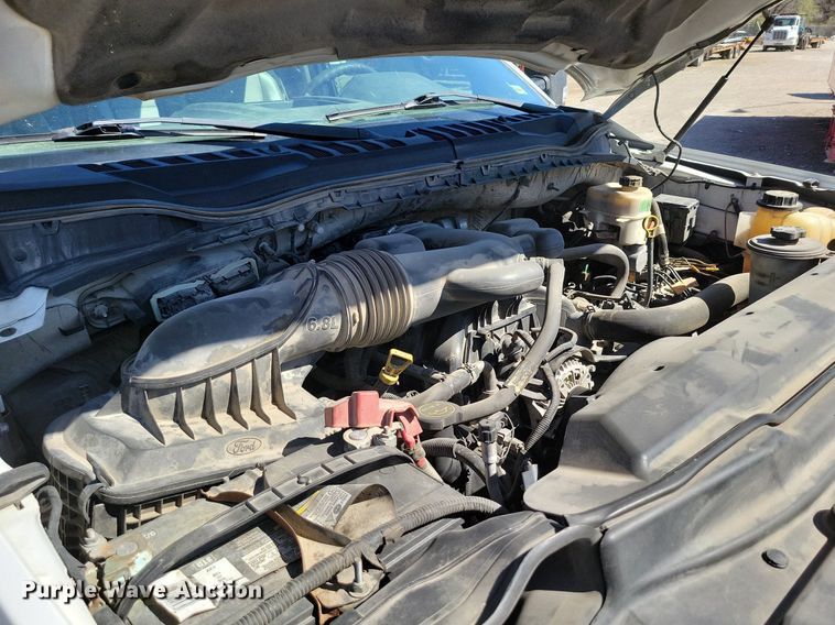 image for item DK4192 2017 Ford F550 Super Duty XL Crew Cab truck cab and chassis