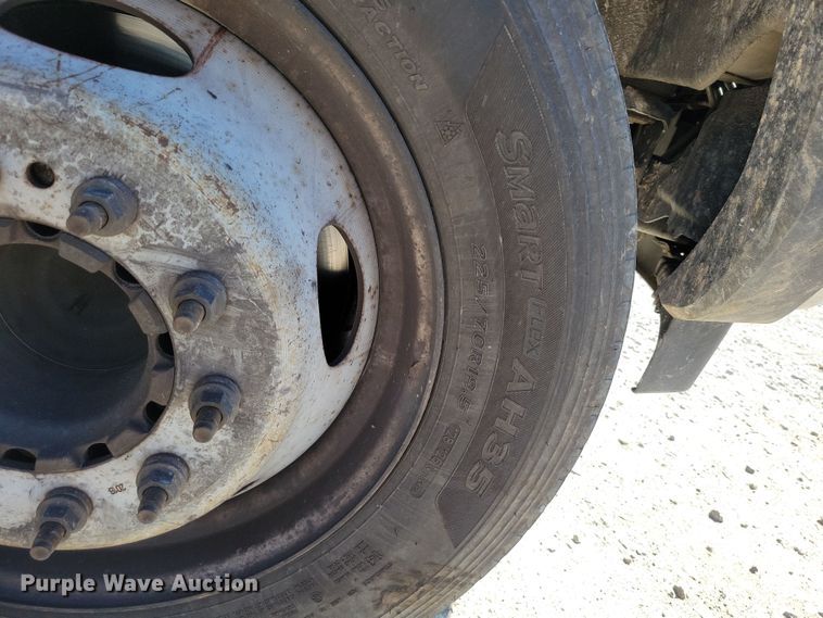 image for item DK4192 2017 Ford F550 Super Duty XL Crew Cab truck cab and chassis