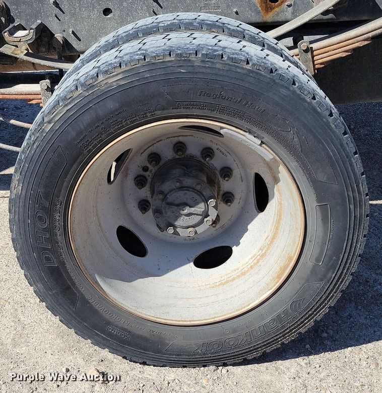 image for item DK4192 2017 Ford F550 Super Duty XL Crew Cab truck cab and chassis