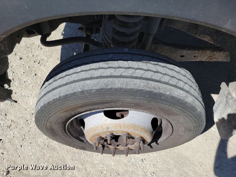 image for item DK4192 2017 Ford F550 Super Duty XL Crew Cab truck cab and chassis