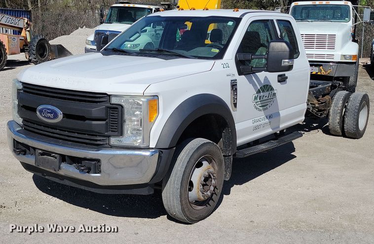 image for item DK4193 2017 Ford F550 Super Duty XL SuperCab truck cab and chassis