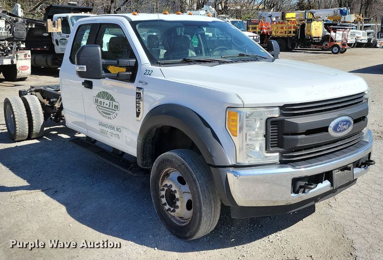 image for item DK4193 2017 Ford F550 Super Duty XL SuperCab truck cab and chassis