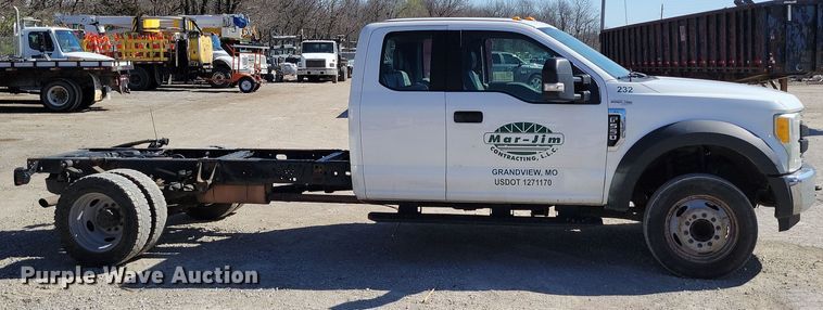 image for item DK4193 2017 Ford F550 Super Duty XL SuperCab truck cab and chassis