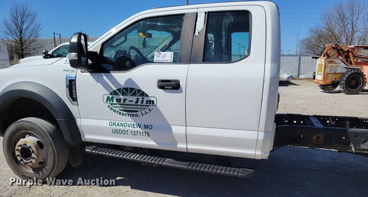 image for item DK4193 2017 Ford F550 Super Duty XL SuperCab truck cab and chassis