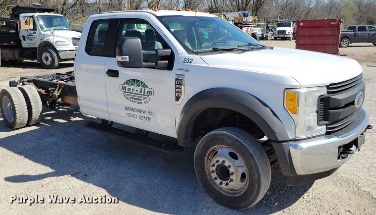 image for item DK4193 2017 Ford F550 Super Duty XL SuperCab truck cab and chassis