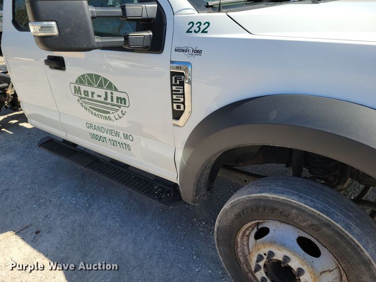 image for item DK4193 2017 Ford F550 Super Duty XL SuperCab truck cab and chassis