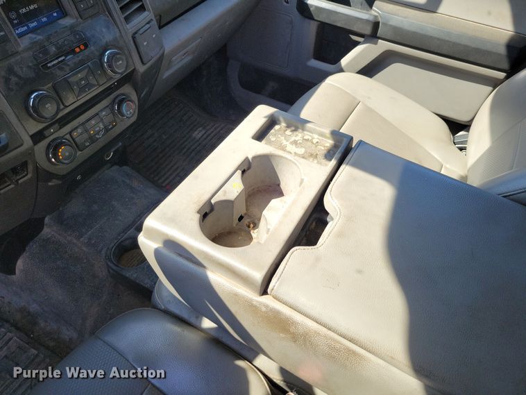 image for item DK4193 2017 Ford F550 Super Duty XL SuperCab truck cab and chassis