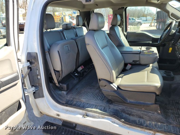 image for item DK4193 2017 Ford F550 Super Duty XL SuperCab truck cab and chassis