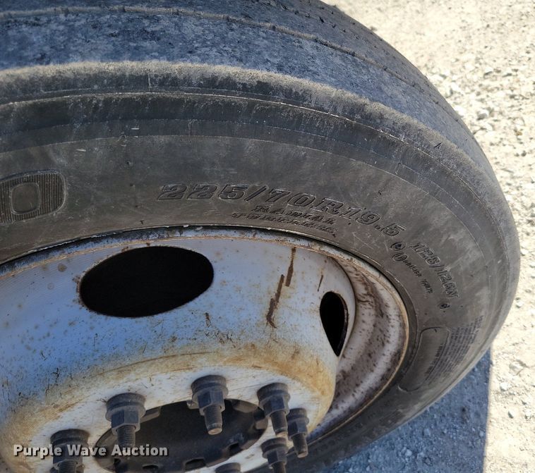 image for item DK4193 2017 Ford F550 Super Duty XL SuperCab truck cab and chassis