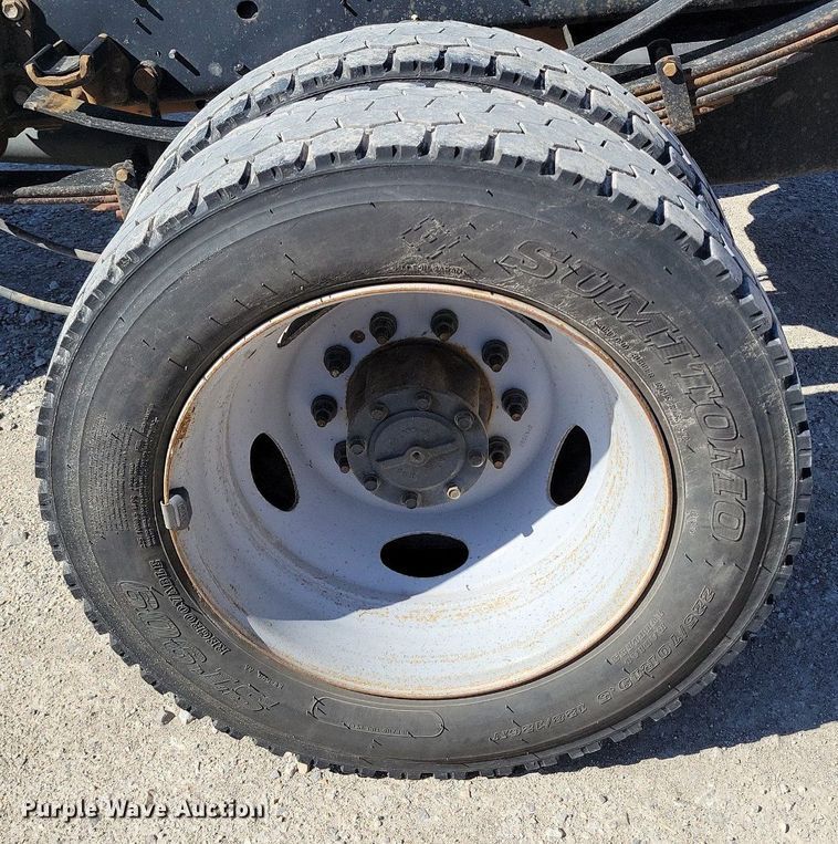 image for item DK4193 2017 Ford F550 Super Duty XL SuperCab truck cab and chassis