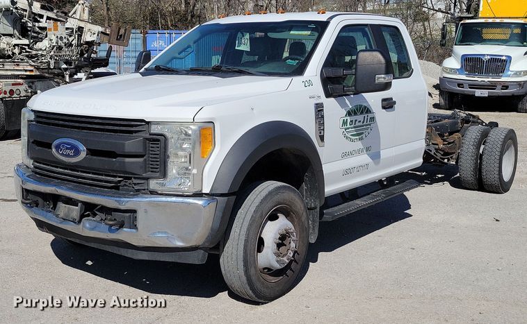 image for item DK4194 2017 Ford F550 Super Duty XL SuperCab truck cab and chassis