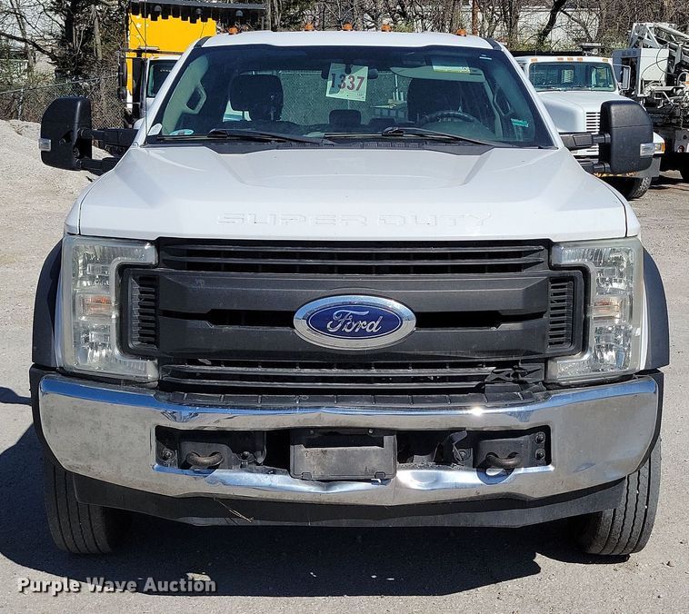 image for item DK4194 2017 Ford F550 Super Duty XL SuperCab truck cab and chassis