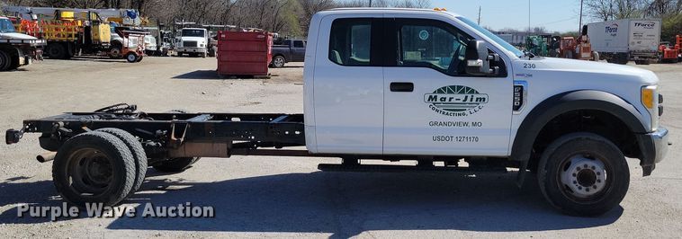 image for item DK4194 2017 Ford F550 Super Duty XL SuperCab truck cab and chassis