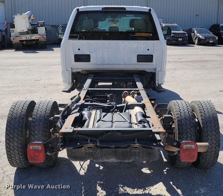 image for item DK4194 2017 Ford F550 Super Duty XL SuperCab truck cab and chassis