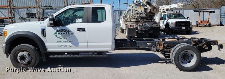 image for item DK4194 2017 Ford F550 Super Duty XL SuperCab truck cab and chassis