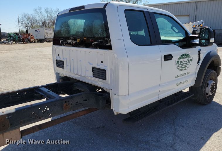 image for item DK4194 2017 Ford F550 Super Duty XL SuperCab truck cab and chassis