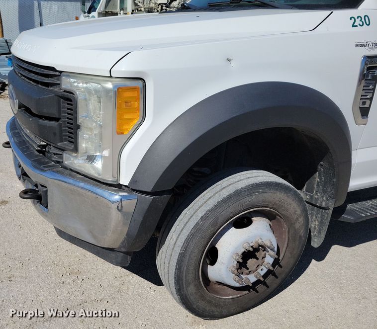 image for item DK4194 2017 Ford F550 Super Duty XL SuperCab truck cab and chassis