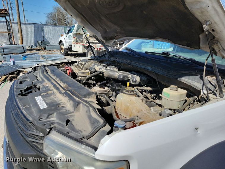 image for item DK4194 2017 Ford F550 Super Duty XL SuperCab truck cab and chassis