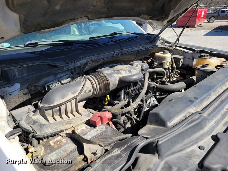 image for item DK4194 2017 Ford F550 Super Duty XL SuperCab truck cab and chassis