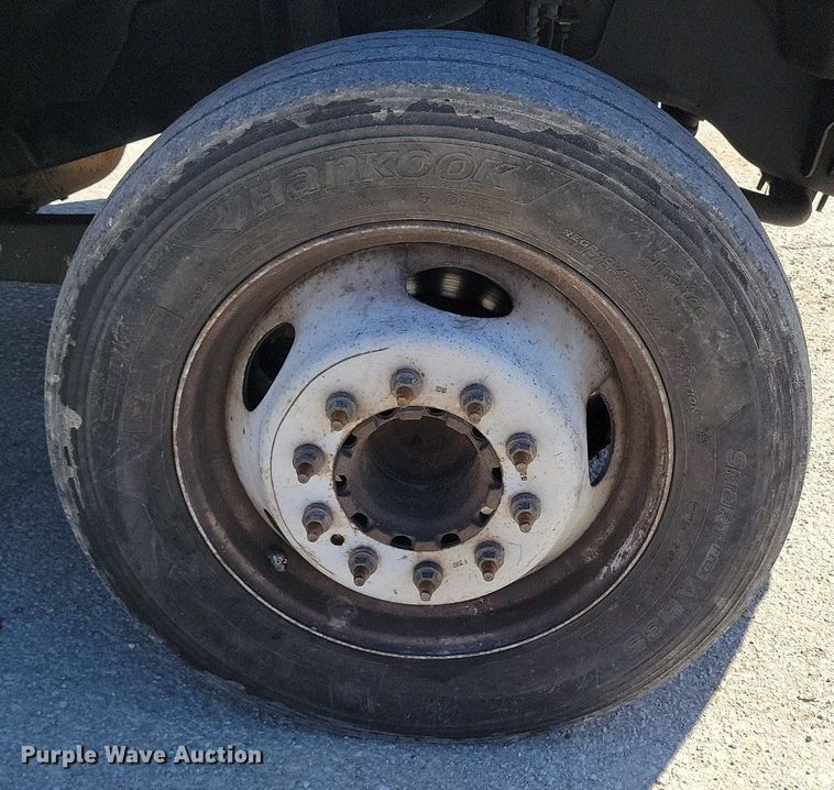 image for item DK4194 2017 Ford F550 Super Duty XL SuperCab truck cab and chassis