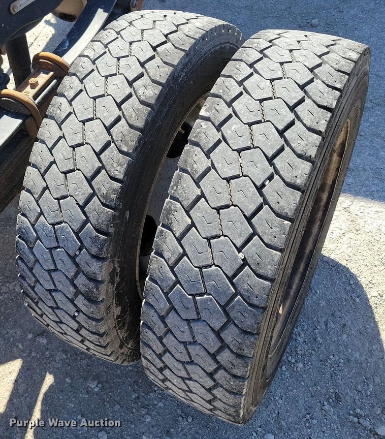 image for item DK4194 2017 Ford F550 Super Duty XL SuperCab truck cab and chassis