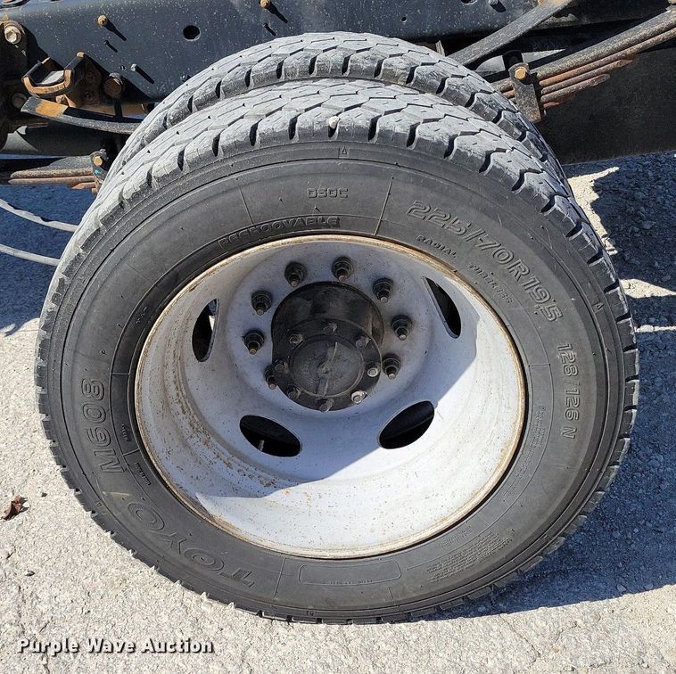 image for item DK4194 2017 Ford F550 Super Duty XL SuperCab truck cab and chassis