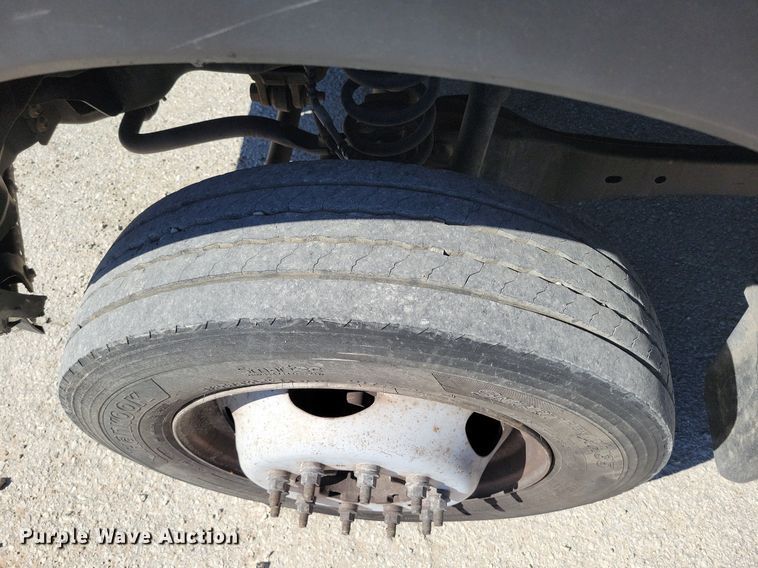 image for item DK4194 2017 Ford F550 Super Duty XL SuperCab truck cab and chassis