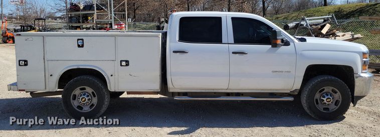 image for item DK4195 2018 Chevrolet Silverado 2500 HD Crew Cab utility bed pickup truck
