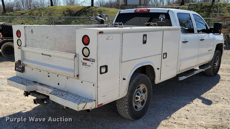 image for item DK4195 2018 Chevrolet Silverado 2500 HD Crew Cab utility bed pickup truck