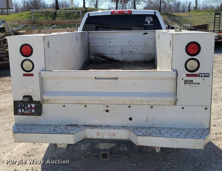 image for item DK4195 2018 Chevrolet Silverado 2500 HD Crew Cab utility bed pickup truck