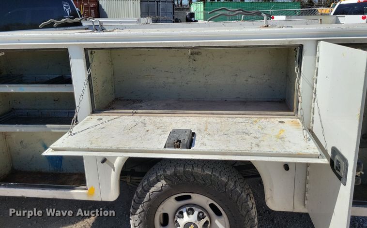 image for item DK4195 2018 Chevrolet Silverado 2500 HD Crew Cab utility bed pickup truck