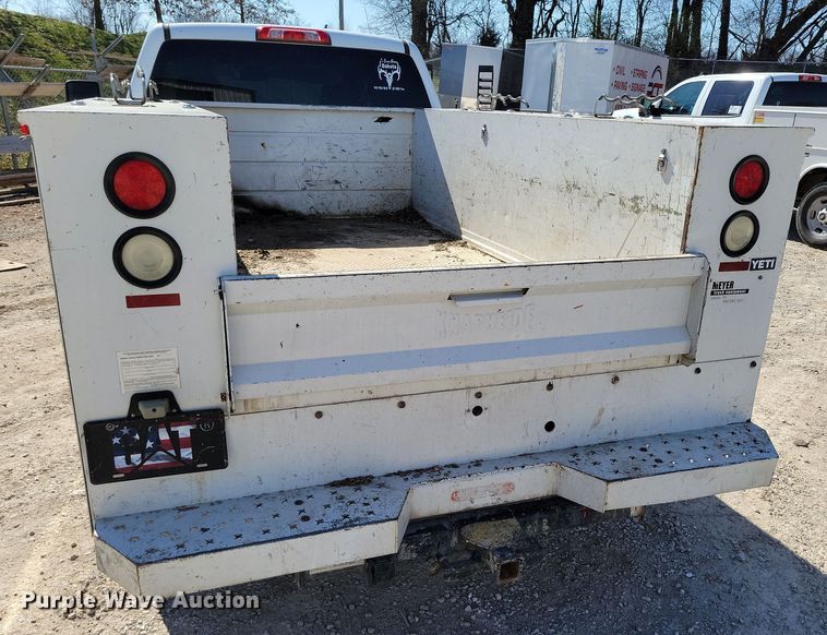 image for item DK4195 2018 Chevrolet Silverado 2500 HD Crew Cab utility bed pickup truck