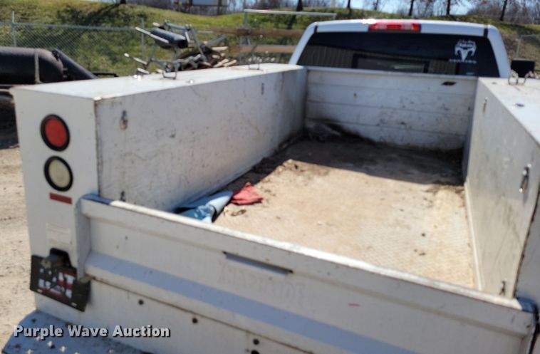 image for item DK4195 2018 Chevrolet Silverado 2500 HD Crew Cab utility bed pickup truck