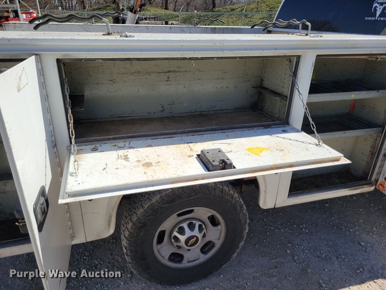 image for item DK4195 2018 Chevrolet Silverado 2500 HD Crew Cab utility bed pickup truck