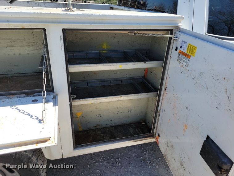 image for item DK4195 2018 Chevrolet Silverado 2500 HD Crew Cab utility bed pickup truck